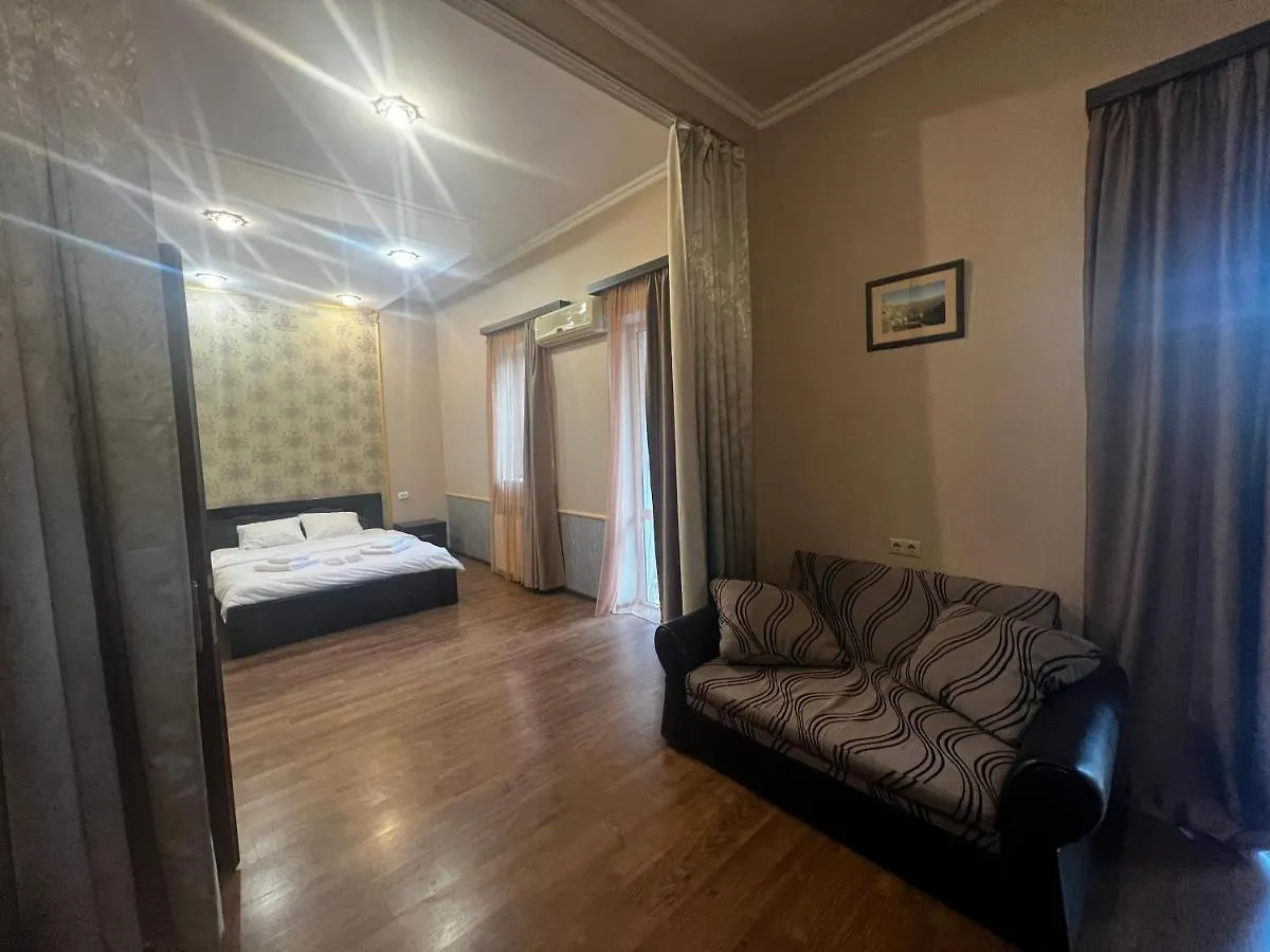 Adelton+ Hotel Tbilisi 4*,